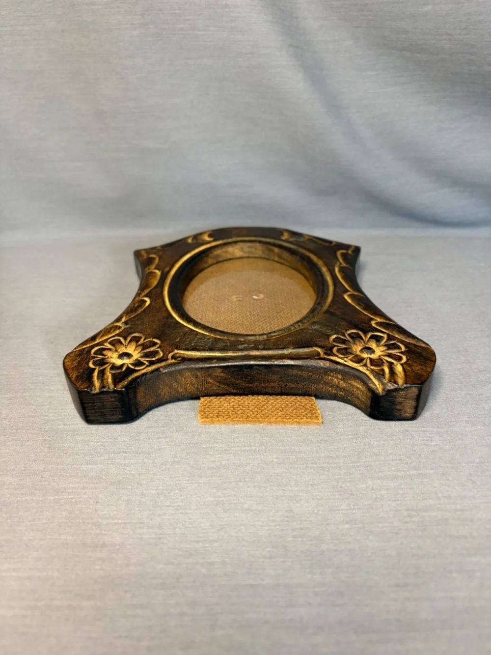 Vintage-Style Dark Brown Hand Carved Wooden Oval Tabletop Picture Frame 4 x 6